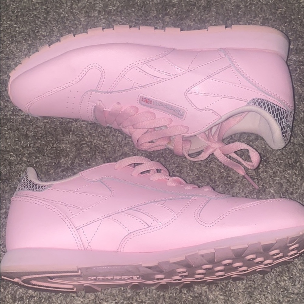 pink reebok’s 💓💓💓